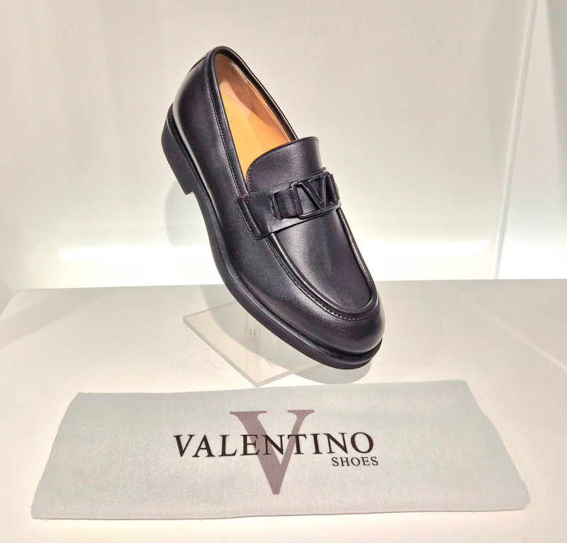 Main Buckle Valentino